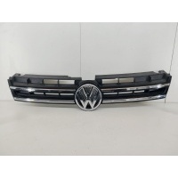 решетка радиатора Volkswagen Touareg 2 NF 7P6853651