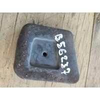 Отбойник капота Volkswagen Passat B5 1999 3B0823433c