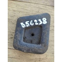 Отбойник капота Volkswagen Passat B5 1999 3B0823433c