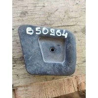 Отбойник капота Volkswagen Passat B5 1998 3B0823433c
