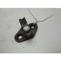 Ответная часть (скоба) замка двери Volkswagen Transporter T4 1997 701837767