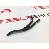 Разъем (фишка) проводки Tesla Model S 2016 1008954-00-H,1008953-00-H,1035338-00-S