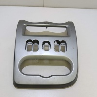 Накладка декоративная Renault Logan (2005 - 2014) 8200739440