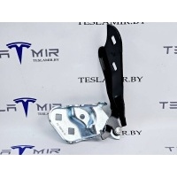 Петля капота правая Tesla Model 3 2021 1098793-00