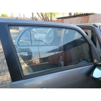 Стекло двери передней правой Daihatsu Trevis 2007