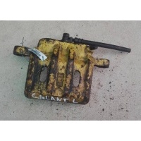скоба суппорта Mitsubishi Galant 8 1999