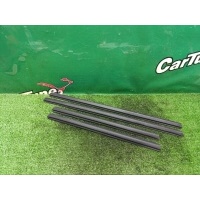 Внутренние бархотки стекол Mercedes-Benz ML W164 2008 A1647250965