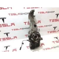 Кулак поворотный правый Tesla Model S 2016 1037794-00-B,1030606-00-D