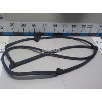 Уплотнитель двери Toyota Land Cruiser (200) 2008 6787260110