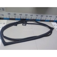 Уплотнитель двери Toyota Land Cruiser (200) 2008 6787160110