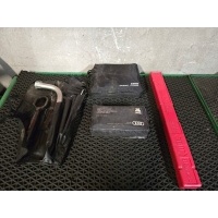 Kamizelka светоотражающая аптечка помощь audi a4 b9 8w0860282b 8w0093056