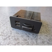 GNIAZDO CZYTNIKG USB SD AUX MAZDA 3 BM BHP1 - 669U0