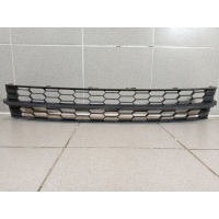 Решетка в бампер центральная Skoda Rapid 1 60U8536779B9