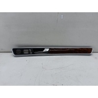 Накладка двери Volkswagen Touareg 2 7P6837114