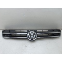 решетка радиатора Volkswagen Touareg 2 7P6853651