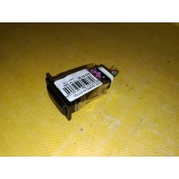 Кнопка 84165-20070 на Premio ST210 84165-20070 84165-20070