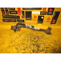 Крепление балки 54524AX001 на Tiida S 54524AX001 54524AX001