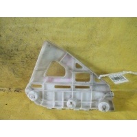 Крепление бампера 52116-28210 на Toyota Voxy ZRR70 Toyota 52116-28210 52116-28210
