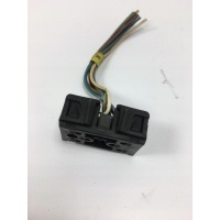 Вилка кубический разъем мерседес w124 w126 r107 0135452328
