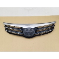 Решетка радиатора бампера переднего toyota avensis t27 iii рестайлинг 2012 - 2014