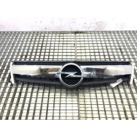 Решетка радиатора opel antara а 96433328 внедорожник