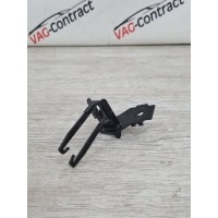 Крепление проводки Volkswagen Polo 5 2011 6R0971848