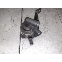 Насос антифриза дополнительный Volkswagen Tiguan 1 поколение 2010 5N0965561A