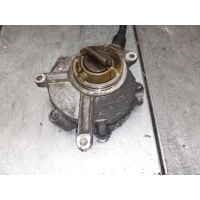 Насос вакуумный Volkswagen Passat B6 2006 06D145100E