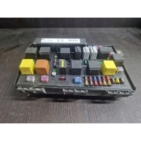 OPEL ASTRA III SKRZYNKA BEZPIECZNIKÓW 13145043
