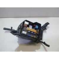 Блок предохранителей Toyota Highlander II (2007 - 2013) 8272048120
