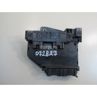 Блок предохранителей Toyota Highlander II (2007 - 2013) 8272048110