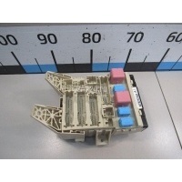 Блок предохранителей Toyota Highlander II (2007 - 2013) 8273048L61