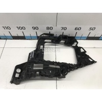 Направляющая заднего бампера левая VAG Touareg (2010 - 2018) 7P6807375C