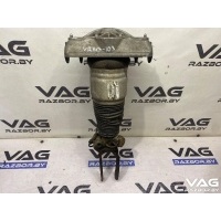 Стойка передняя правая Volkswagen Touareg 1 2007 7L8616040D