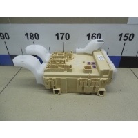 Блок предохранителей TOYOTA RAV 4 2013-2019 8273042811