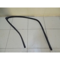 Уплотнитель стекла двери RENAULT Duster 2012> 8200733142