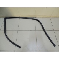 Уплотнитель стекла двери RENAULT Duster 2012> 8200733140