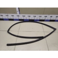 Уплотнитель стекла двери TOYOTA Corolla E15 2006-2013 6815112260