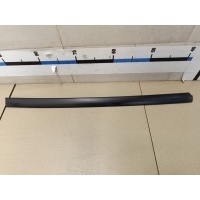 Уплотнитель двери Chrysler Voyager/Caravan (RG) 2001-2008 04717878AB