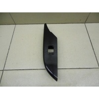 Накладка (кузов внутри) TOYOTA Hi Lux 2015> 742720k321