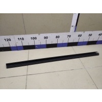 Накладка стекла переднего правого SKODA Yeti 2009> 5L0837480
