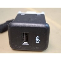 Разъем AUX / USB Chevrolet Traverse 2 рест. 2021 13527225