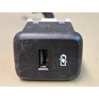 разъем AUX / USB Chevrolet Traverse 2 рест. 2021 13527225