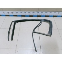 Уплотнитель стекла двери VW Golf V Plus 2005-2014 5M0839431D5AP