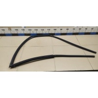 Уплотнитель стекла двери SUZUKI SX4 2006-2013 8366180J00