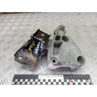Подушка крепления двигателя Renault Megane 2 2009 8200437465,8200072652,8200592642,8200549046,8200438263,8200674936,8200780780,8200690091