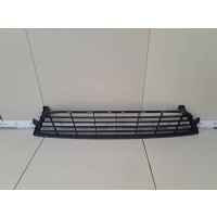Решетка в бампер центральная Renault Renault Dokker 2012> 622547542R