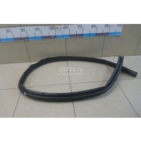 Уплотнитель двери Renault Duster 2012 768618281R