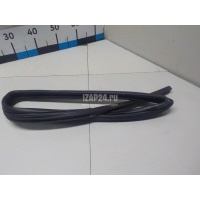 Уплотнитель стекла двери Renault Duster 2012 823310036R