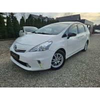 Toyota prius 1.8 hsd 136km панорама 7 мест